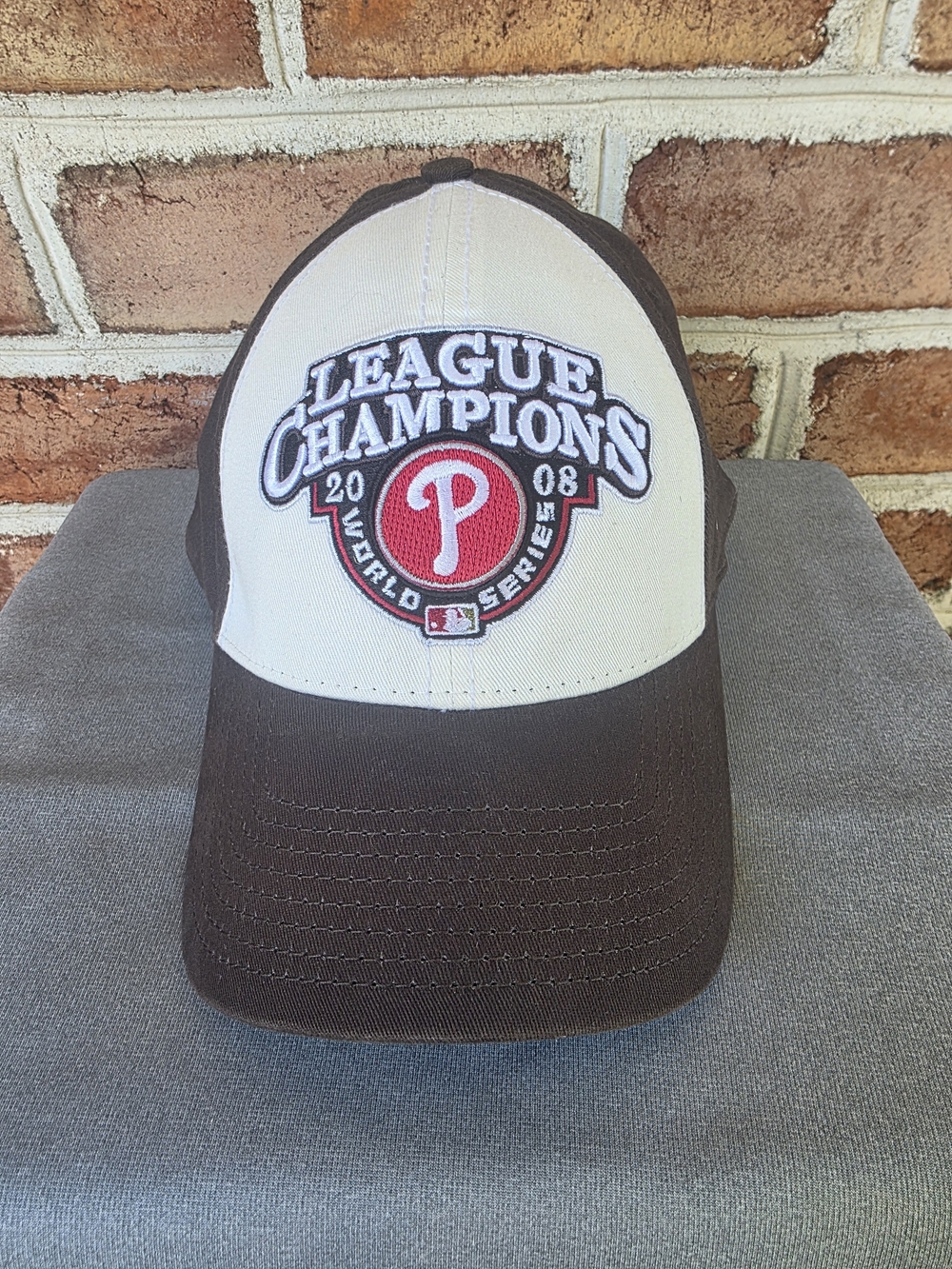New Era Philadelphia Phillies Brown & Cream 'League Champions' Patch Cap